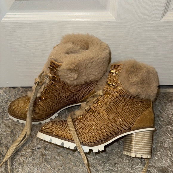 Lauren Lorraine Tan Crystal Snow Boots! - Picture 5 of 6
